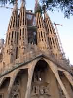    http://www.sagradafamilia.cat/docs_instit/images.php